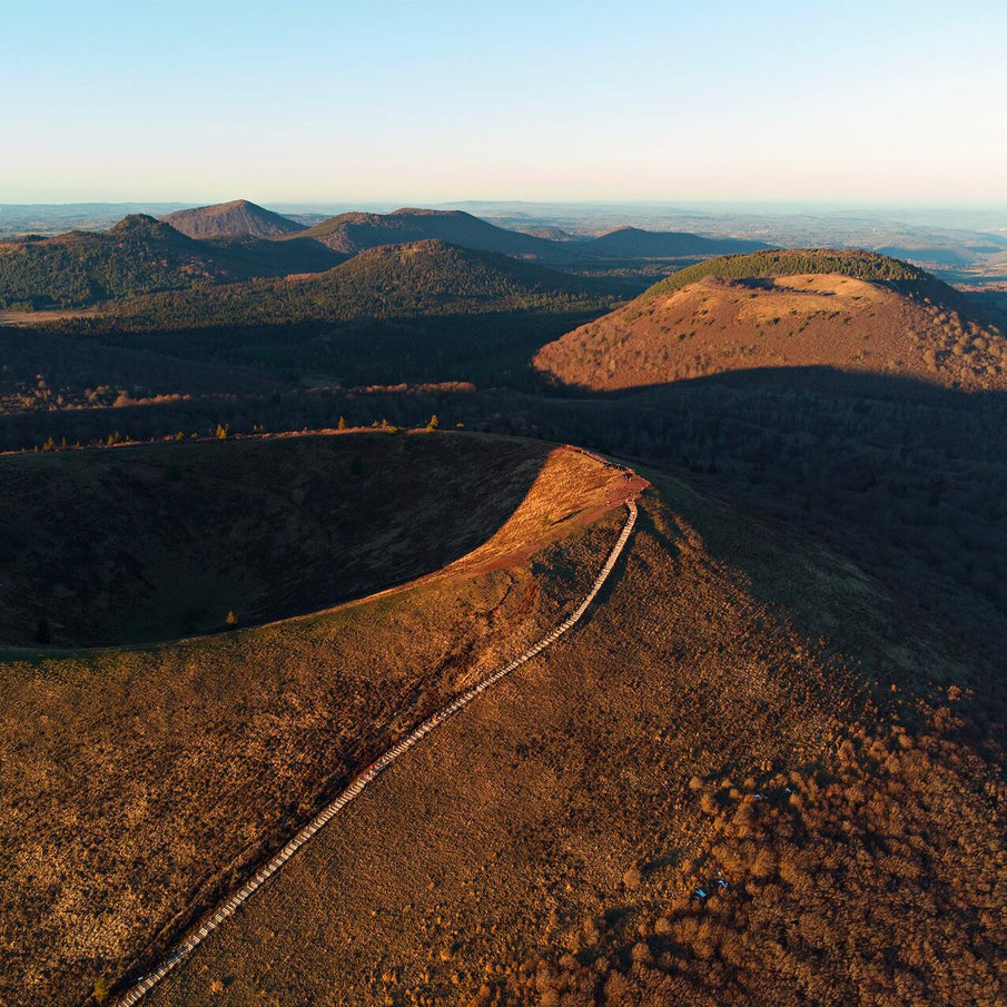 Vue aérienne sur les Volcans d'Auvergne
