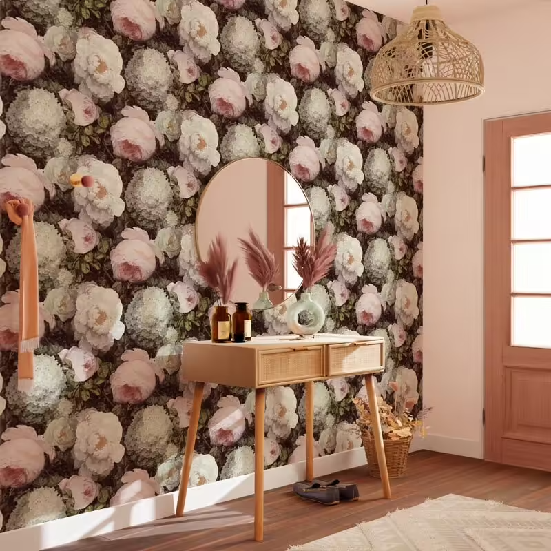 Déco entrée papier peint motif grosses fleurs roses