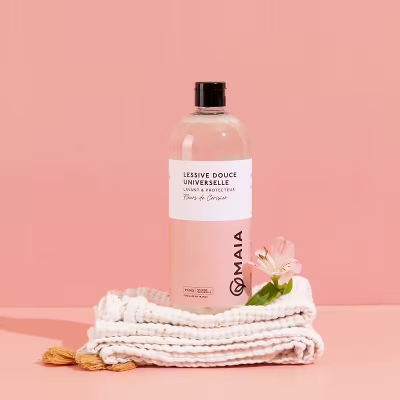 Bidon de lessive fleurs de cerisier de la marque française Maia