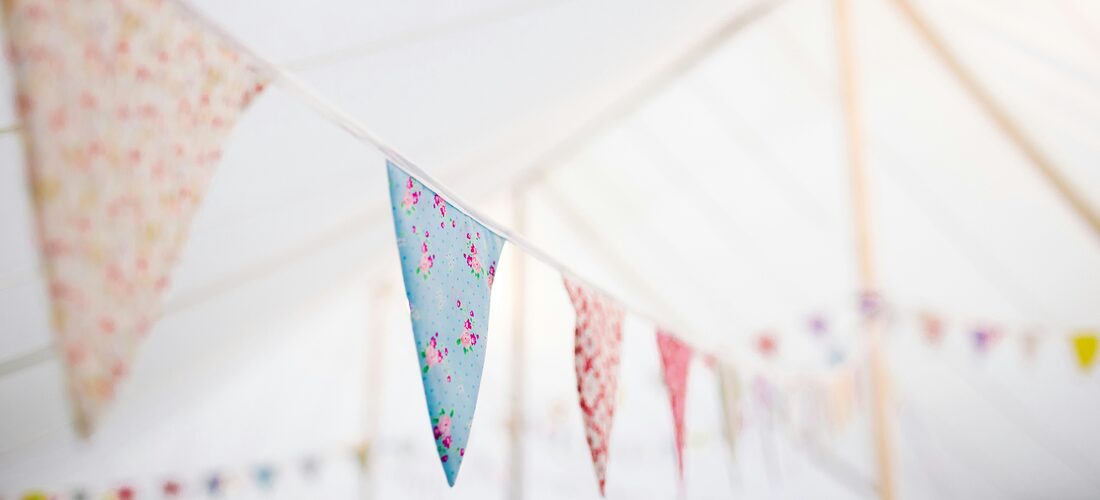 Guirlande de fanions motif fleuri