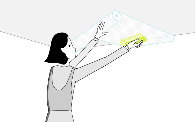 Dessin de femme posant un lé toile de verre au plafond avec un balai à maroufler