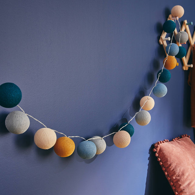 LA CASE DE COUSIN PAUL Guirlande lumineuse L'ORIGINAL GRACELAND moutarde, bleu poudré, lin, ivoire, gris perle, canard