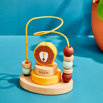TRIXIE BABY Jeu d'éveil Labyrinthe à perle mr. lion Brun