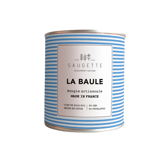 Saugette Bougie parfumée LA BAULE notes marines sur un fond de santal et de pin, laissant un délicat sillage boisé.