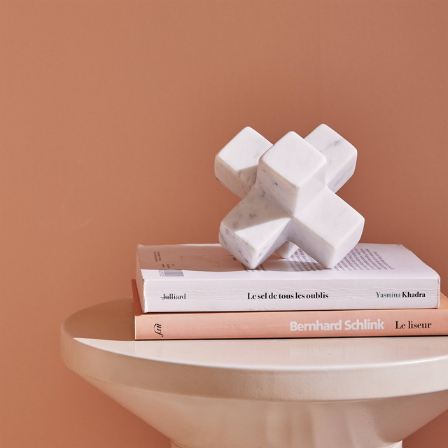 Figurine CROSS coloris blanc