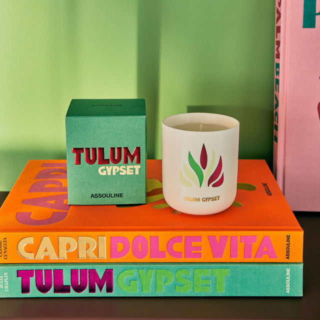 Assouline Bougie parfumée TULUM GYPSET TRAVEL Eucalyptus, cardamon, ambre noir, vétiver