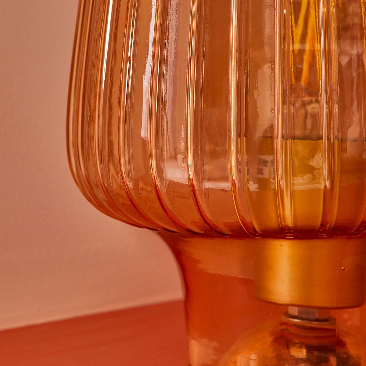 Lampe à poser Holeo Ambré