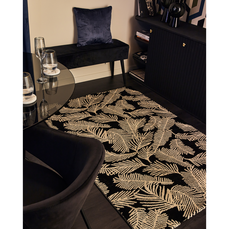 Déco noire chic dans la salle à manger