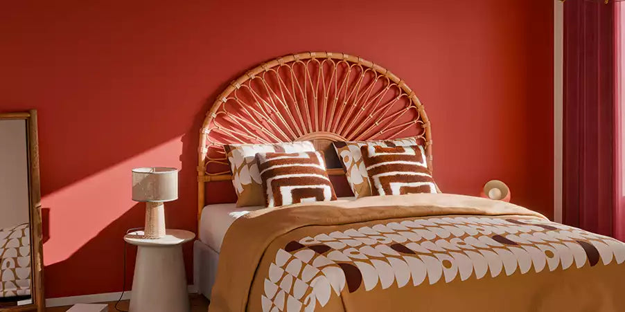 Ambiance chambre tons rouges style bohème