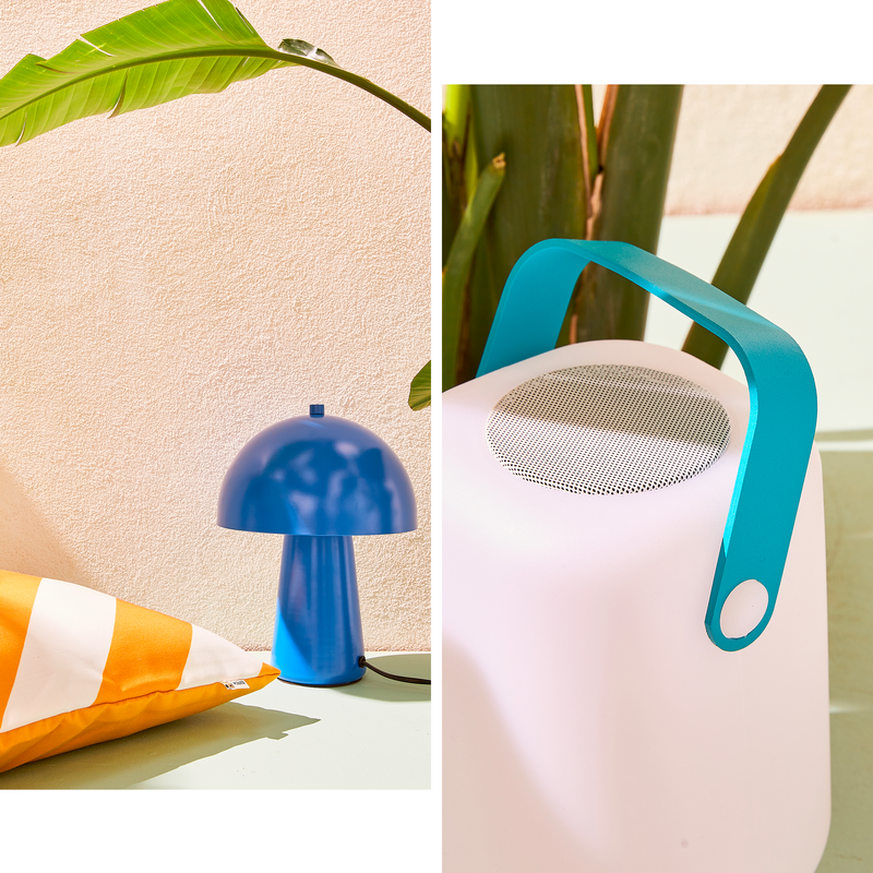 Lampe à poser extérieure en bleu électrique et enceinte lumineuse