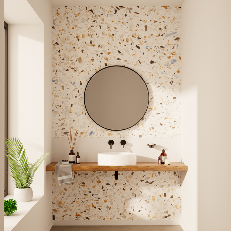 Papier peint panoramique imitation terrazzo dans un décor de salle de bain