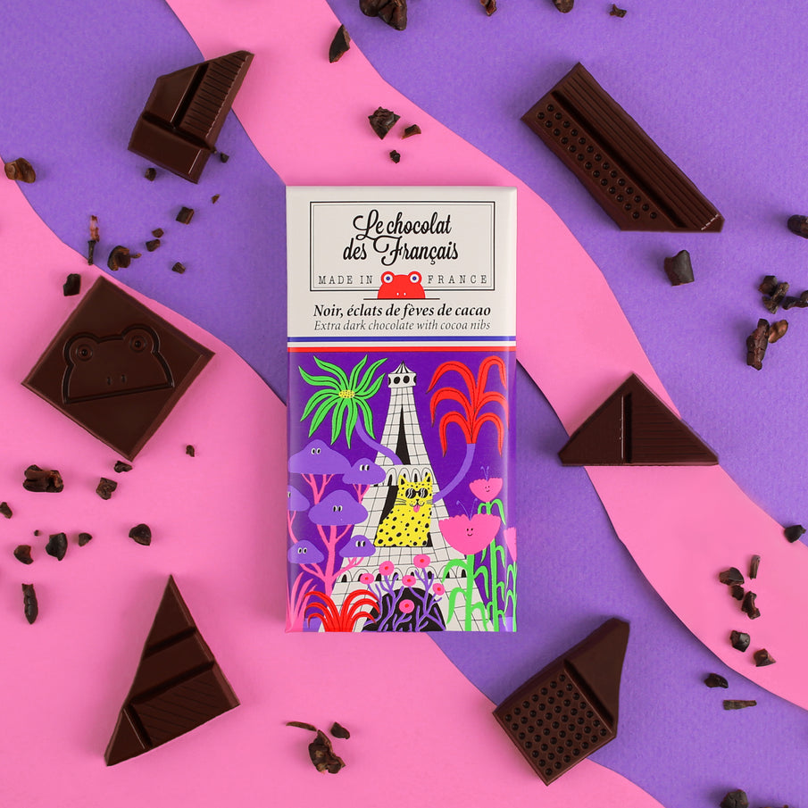 Tablette de chocolat violette et rose illustrée par un léopard sur la Tour Eiffel, de la marque Chocolat des Français