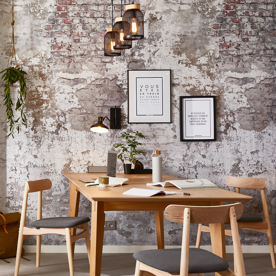 Papier peint effet brique dans salle à manger style industriel