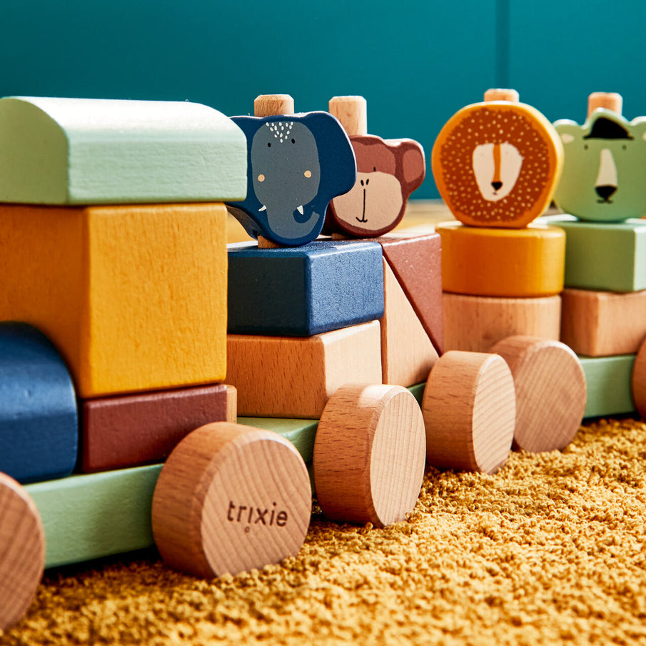 Train à blocs en bois coloré pour enfants avec têtes d'animaux de la marque Trixie