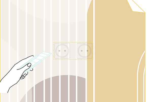 Dessin d'une main coupant au cutter le surplus du lé autour des prises