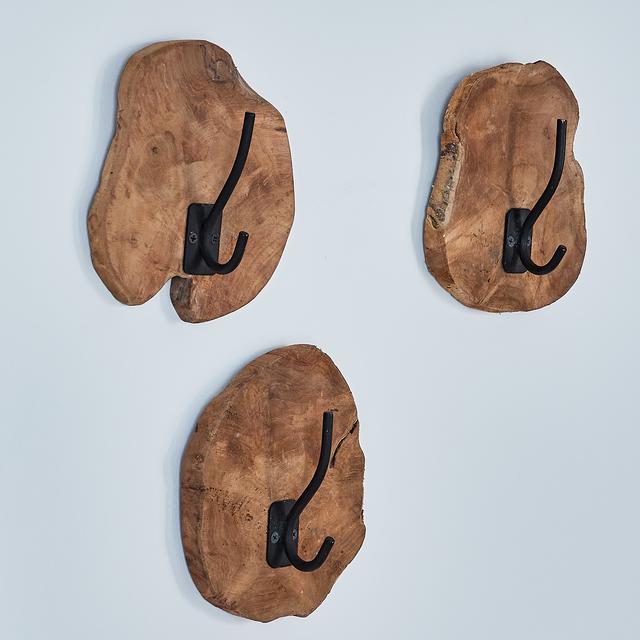 Patère ARACAJU coloris teck hauteur 20 cm