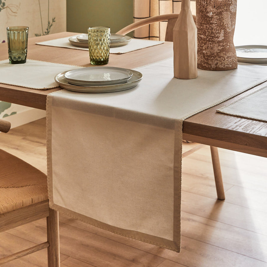 Chemin de table en tissu beige