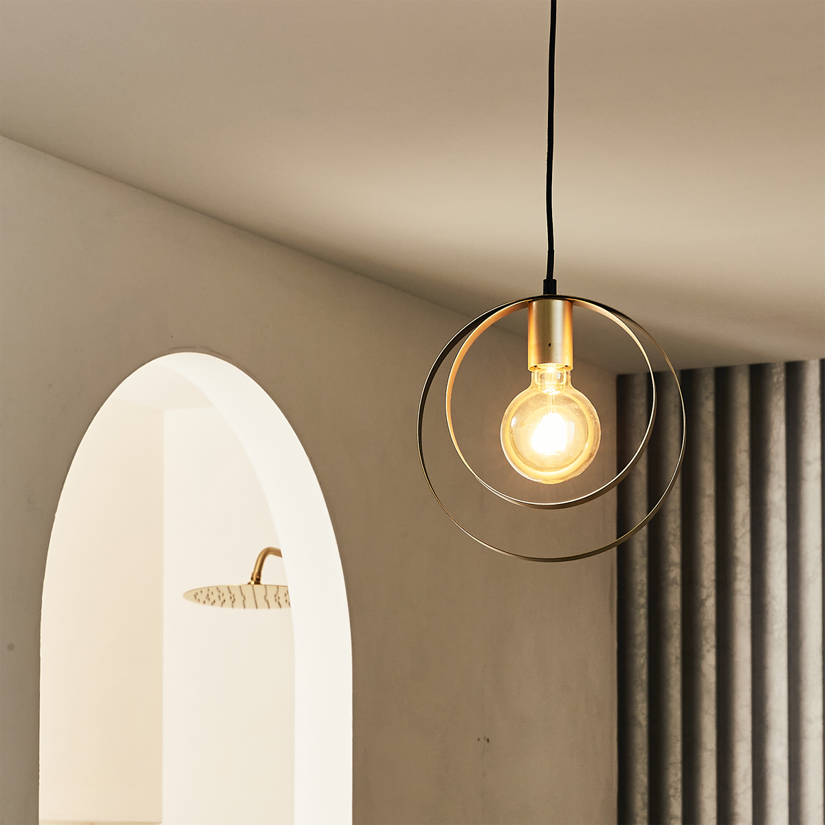 Suspension Saturne Or