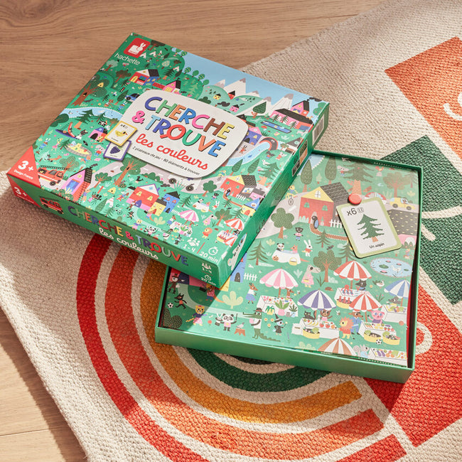 Jeu éducatif Cherche et trouve les couleurs Janod, sur tapis motif marelle