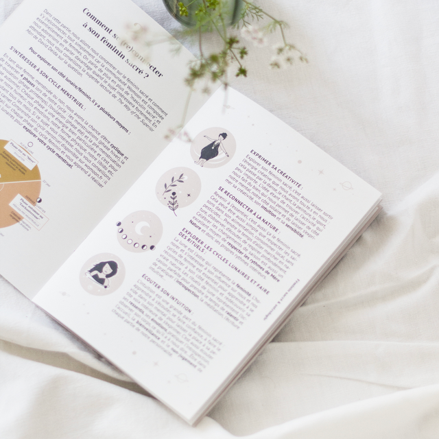 Womoon Carnet FÉMININ SACRÉ & ASTROLOGIE