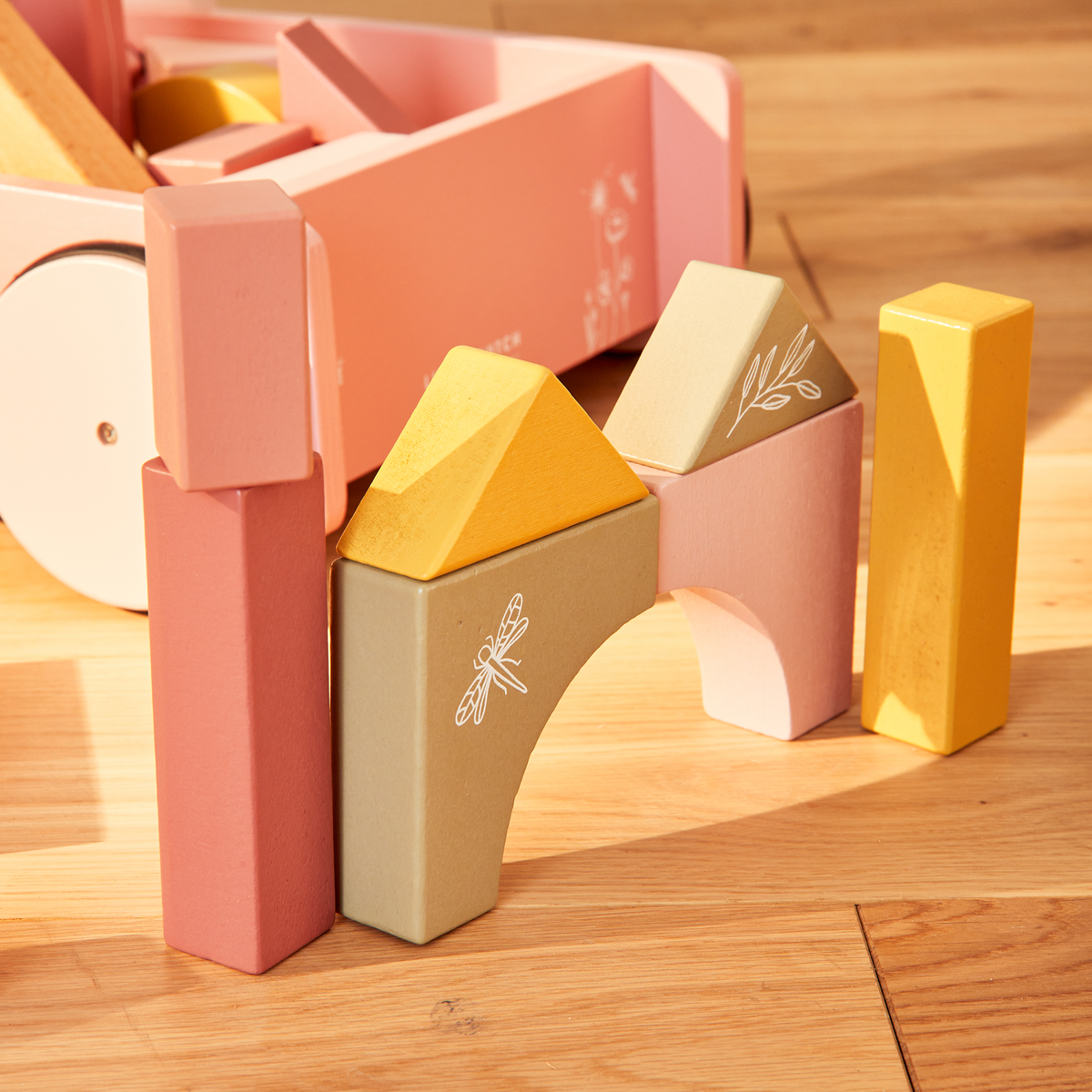 LITTLE DUTCH Jeu d'éveil Chariot a blocs fleurs Rose