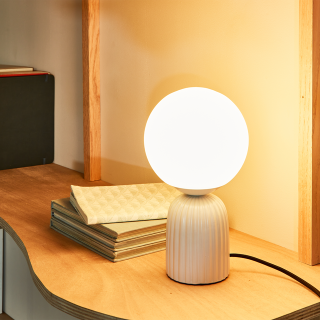 Lampe à poser PENELOPE coloris blanc 26,5 x 15 cm