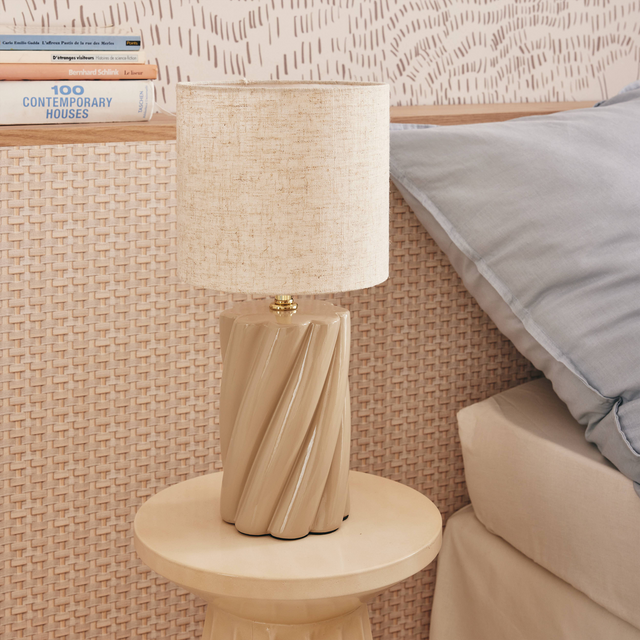 Ostaria Lampe à poser TWIST coloris beige 44 x 21 cm