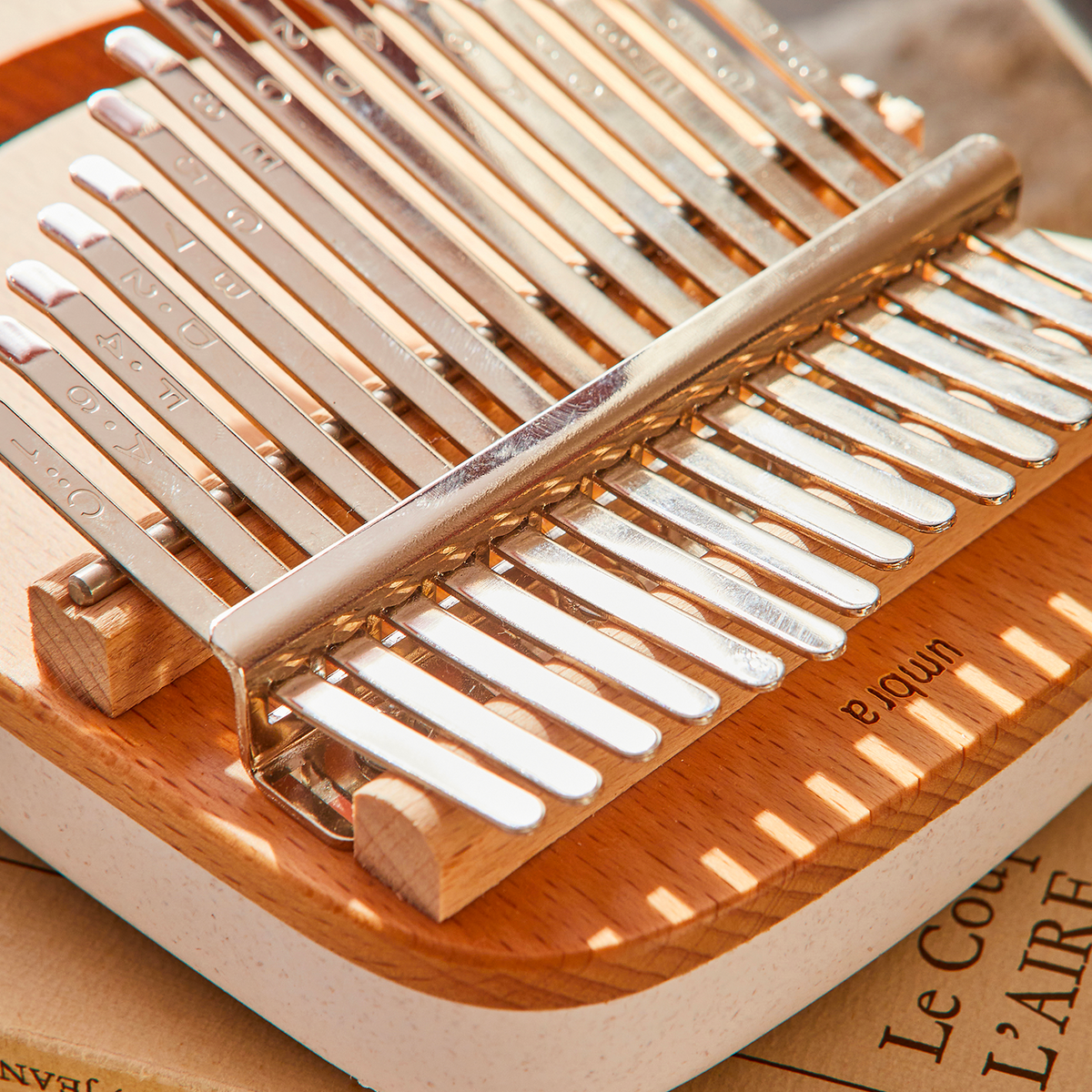 UMBRA Boîte à musique Kalimba Beige, blanc