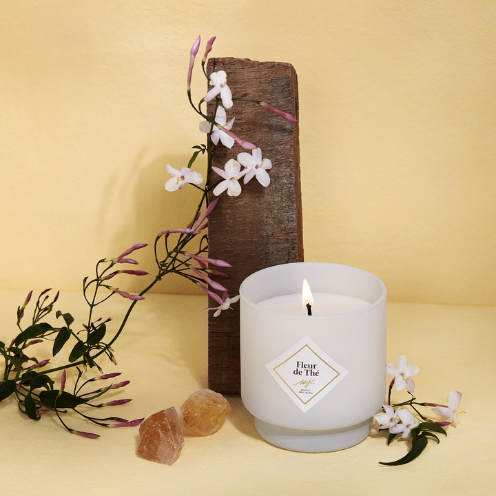 MY JOLIE CANDLE Bougie bijou Les essentielles Blanc Fleur de thé 200G