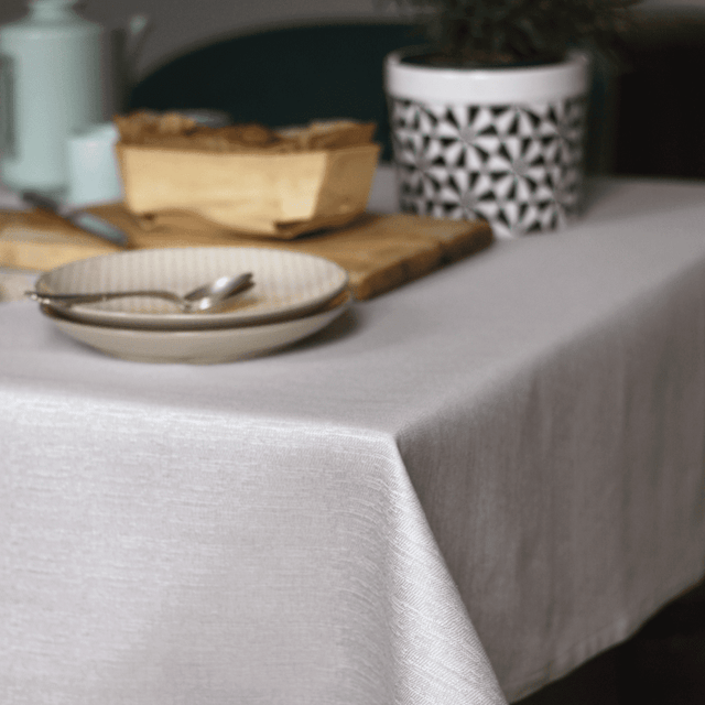 Garnier Thiebaut Nappe MALAWI gris perle 150 x 235 cm