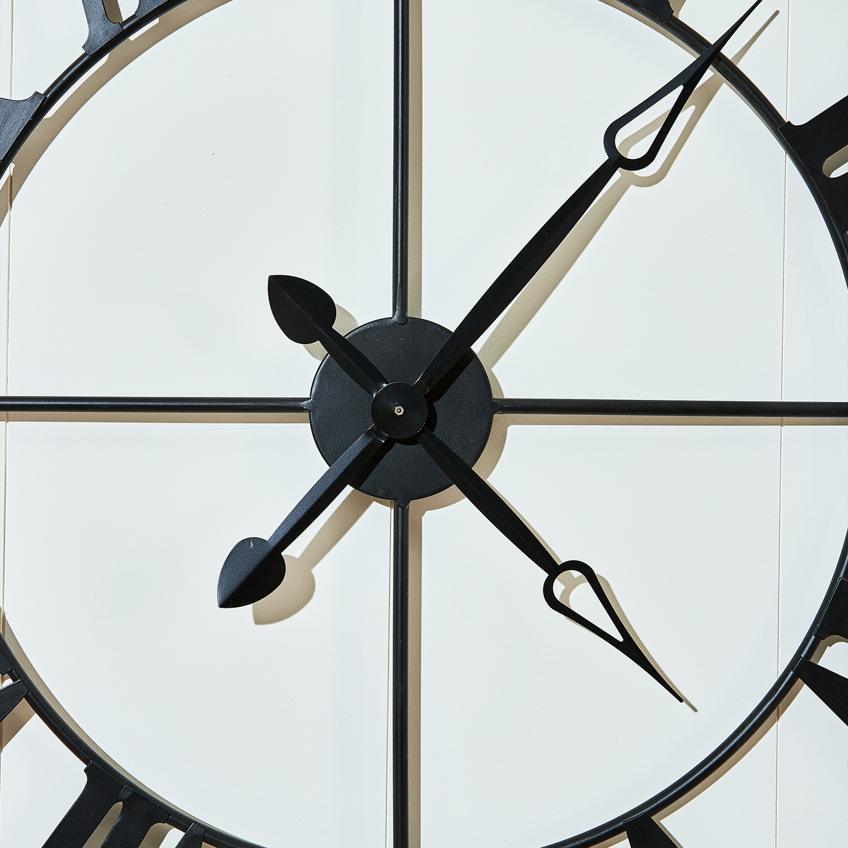 Horloge en métal Ismael Noir