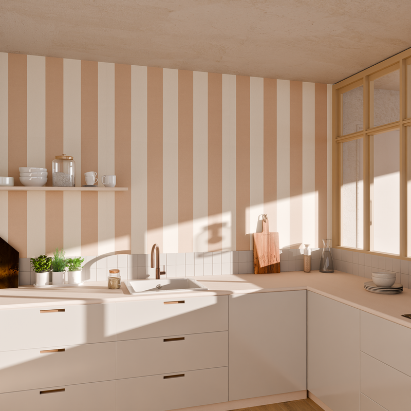 Papier peint blanc à rayures rose dans cuisine blanche
