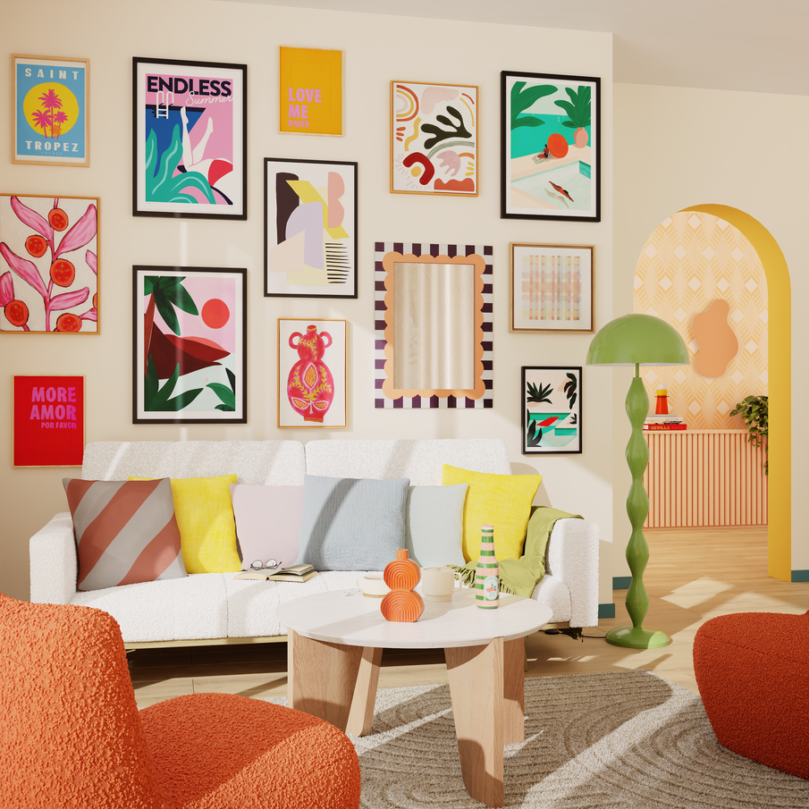 Mur de cadre aux couleurs vives dans salon coloré