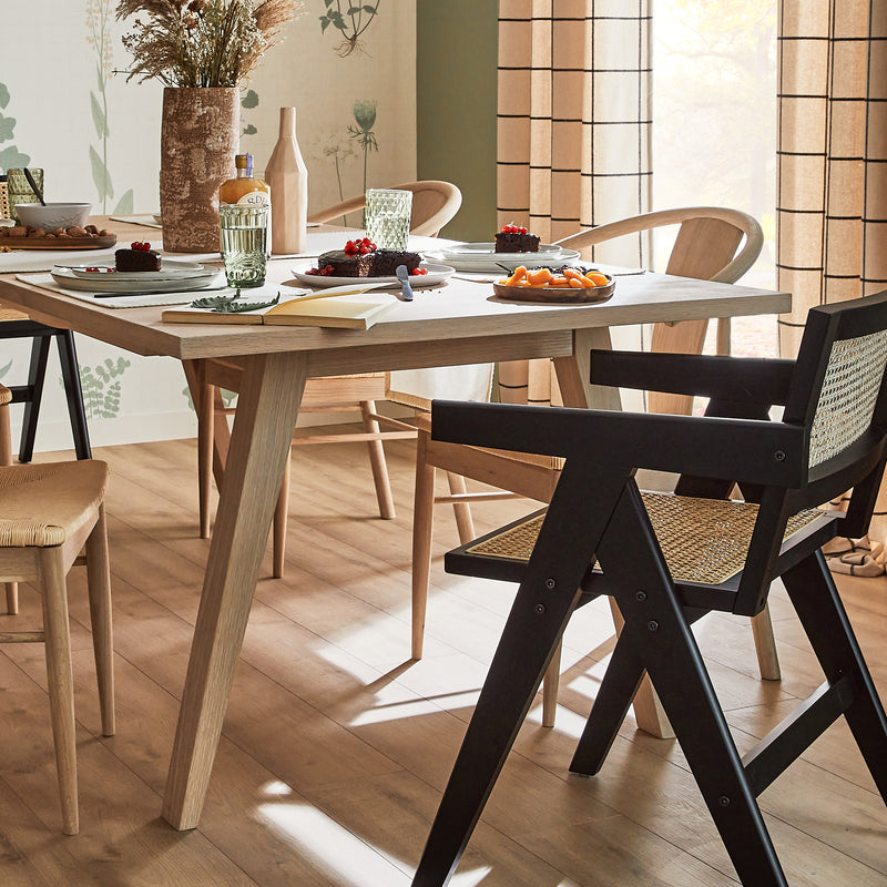 Table de salle à manger et chaises en bois, déco maison de campagne