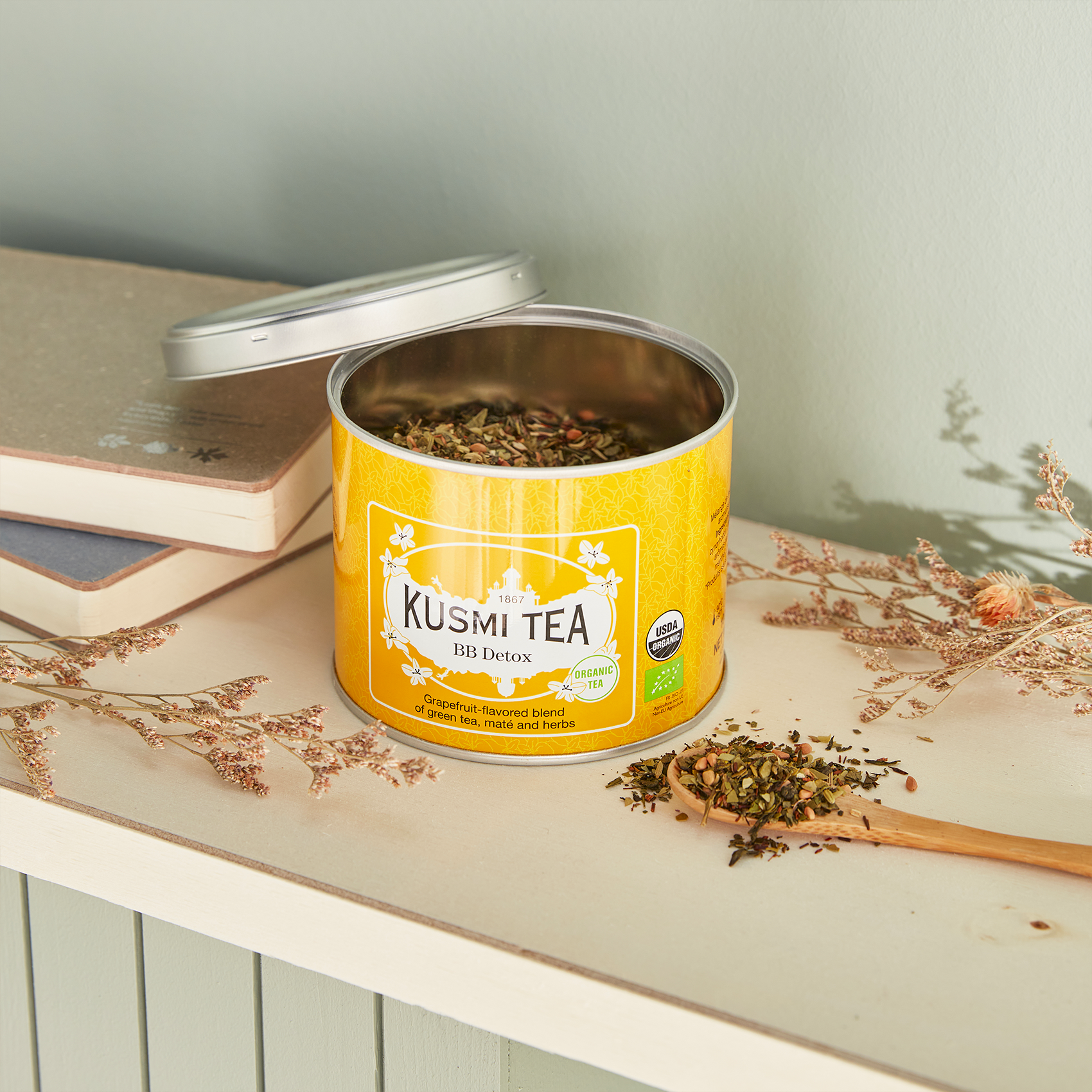 Boîte de thé Kusmi Tea BB Detox ouverte