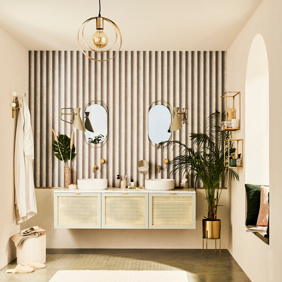 Déco salle de bain chic marbre et laiton