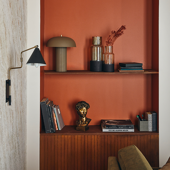 Déco niche peinture orange cognac
