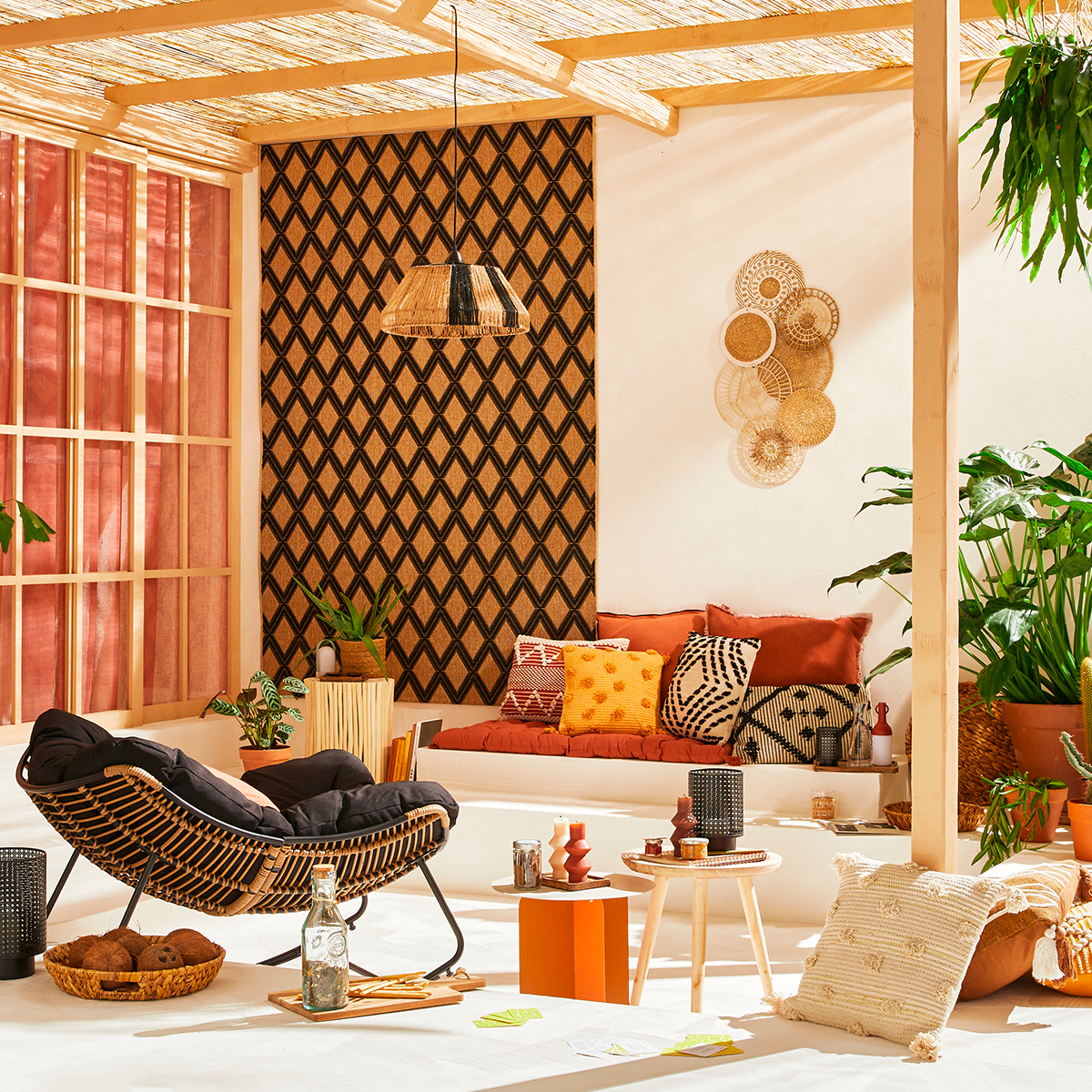 Terrasse style nomade avec une déco en matières naturelles