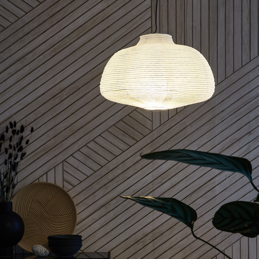 Abat-jour en papier style japonais, éclairage allumé