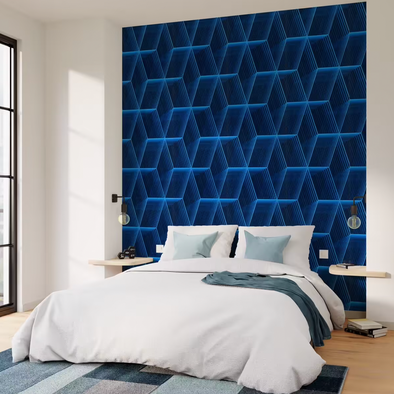 Chambre avec une tête de lit tapissé d'un papier peint bleu électrique au motif géométrique effet 3D
