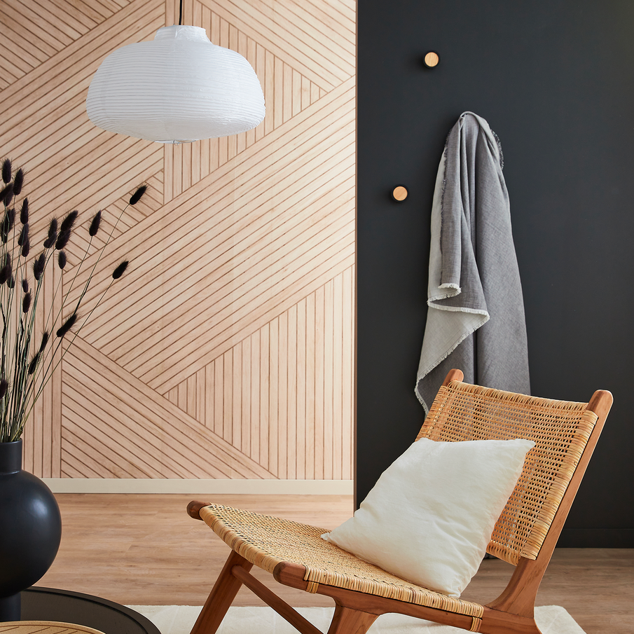 Salon ambiance japonaise avec papier peint imitation bois