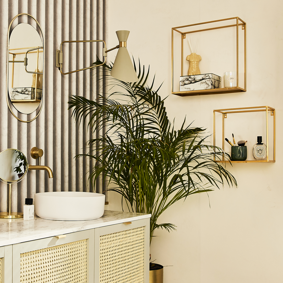 Déco salle de bain chic marbre et or