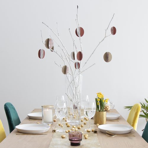 Réaliser l'arbre de Pâques pour une déco de table unique !