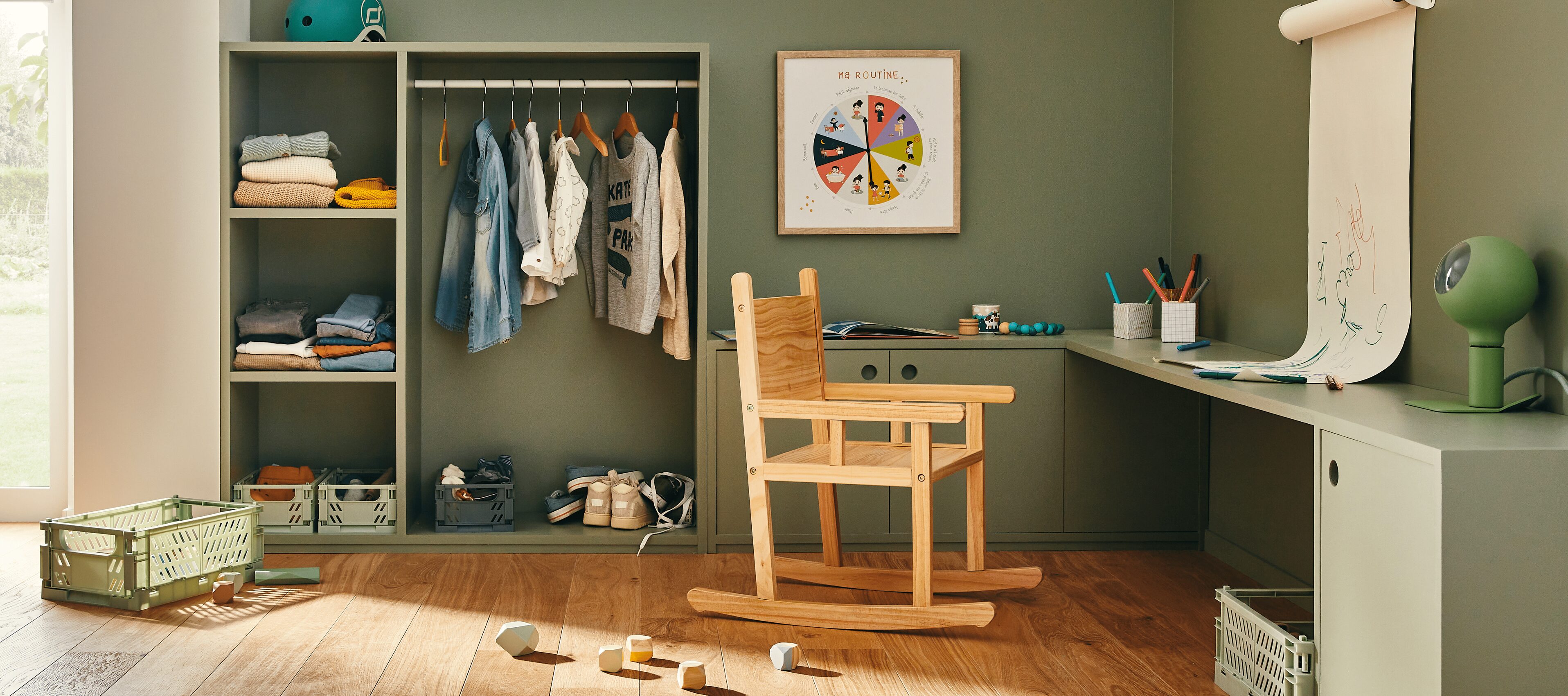 Bureau enfant chambre évolutive inspiration Montessori