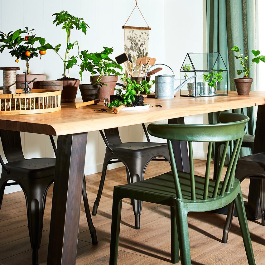 Table de salle à manger JORAN en bois et piètement métal