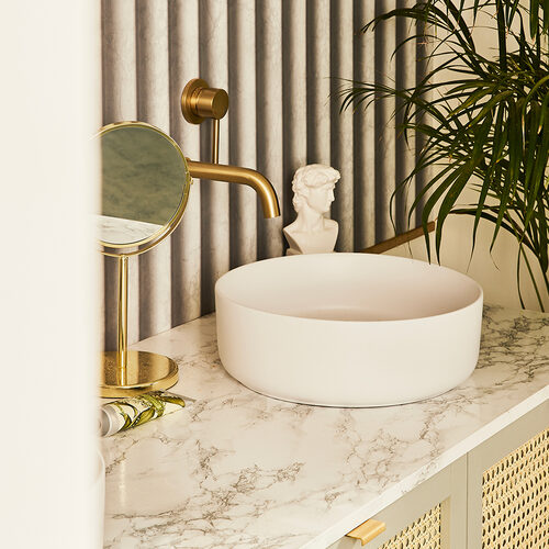 Salle de bain marbre style nouvel antique