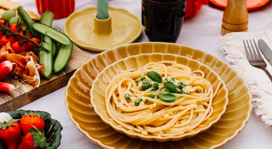 assiette-spaghetti-carbonara-vegetarien-table-cottagecore