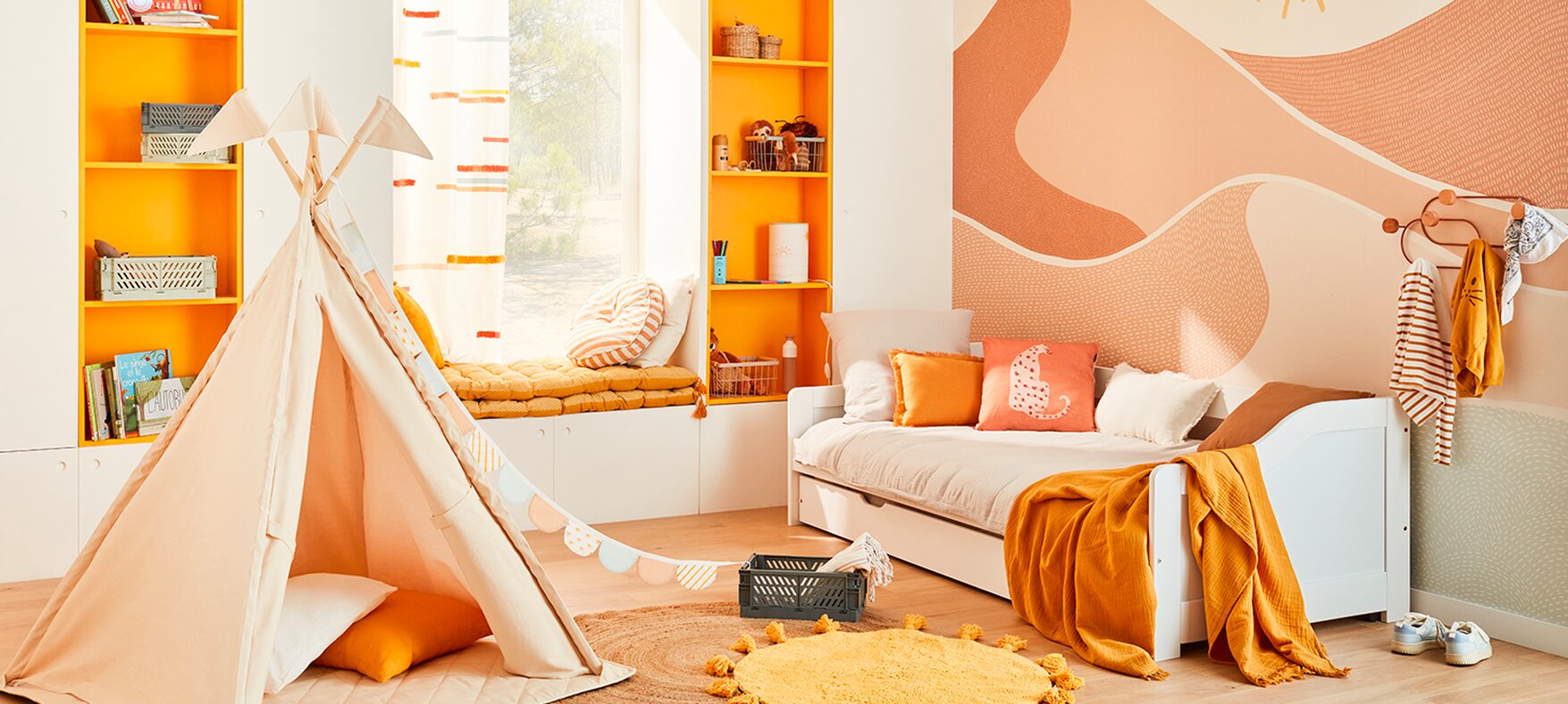 Chambre enfant décor forêt tons verts
