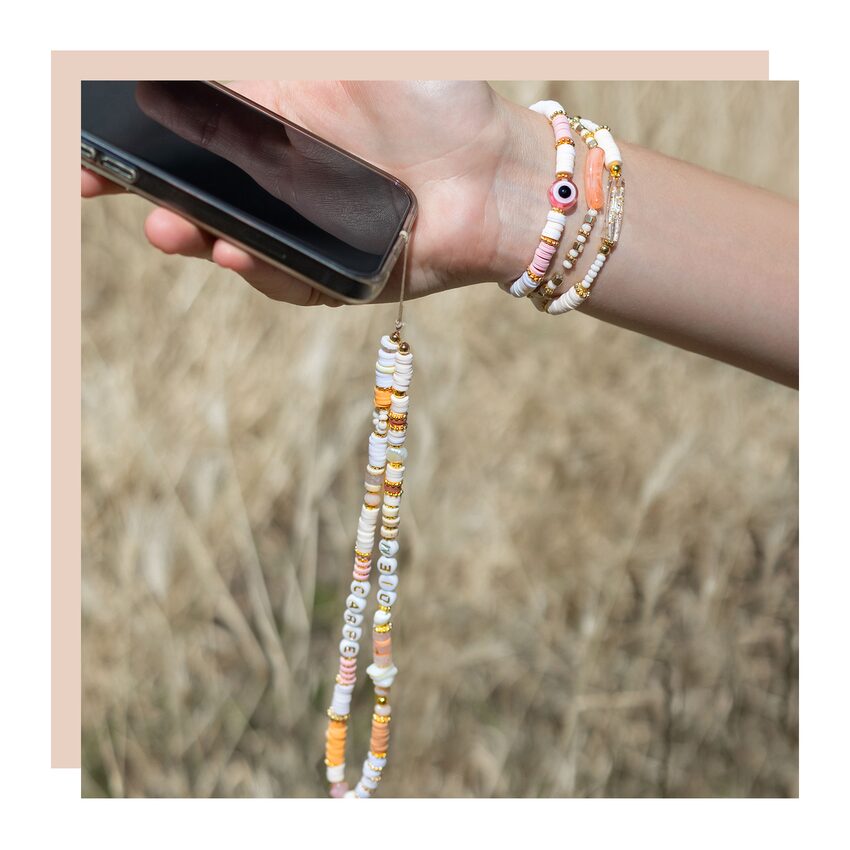 Kit bijoux perles bracelet et accessoire téléphone
