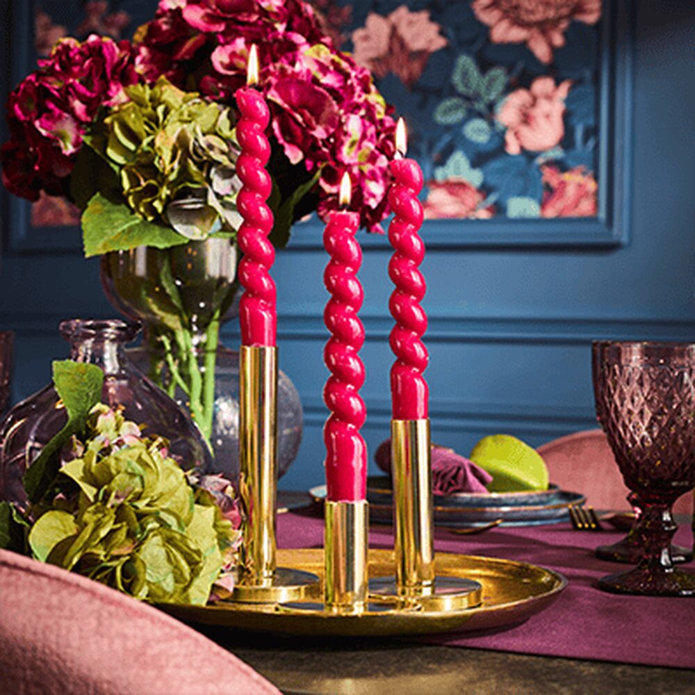 Bougies torsadées rose table de fête